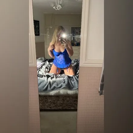 OnlyFans cuenta kieralouise24 header 2