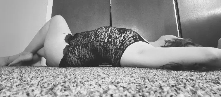 OnlyFans account  prettypaisleymae header 2