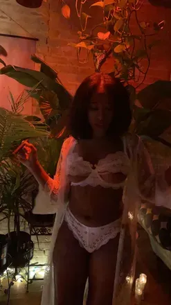 OnlyFans cuenta thememoirsofnefertiti header 2