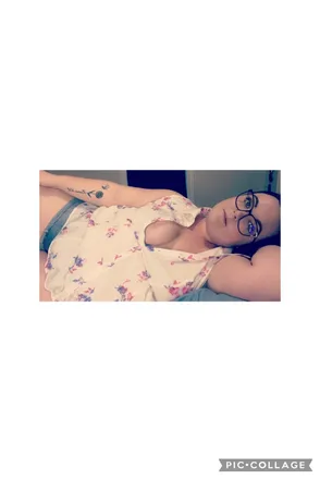 OnlyFans account  sass1e_c1assy header 2