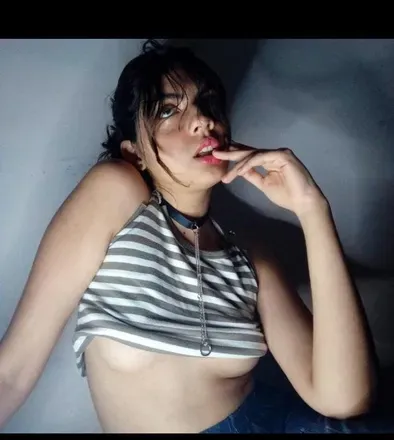 OnlyFans account  s_u_m_m_e_r avatar 1