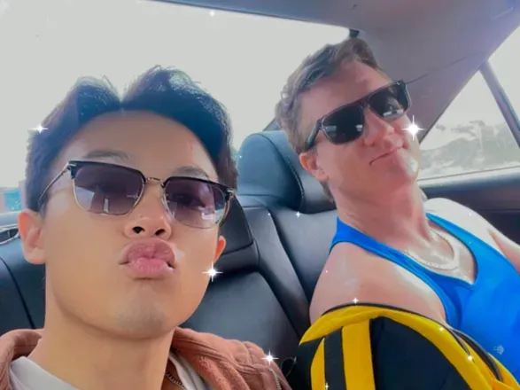 OnlyFans cuenta bwctop_piggybottom header 2