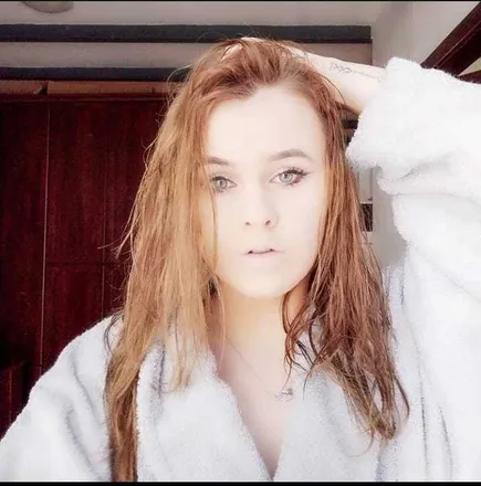 OnlyFans cuenta sara_2001 header 2