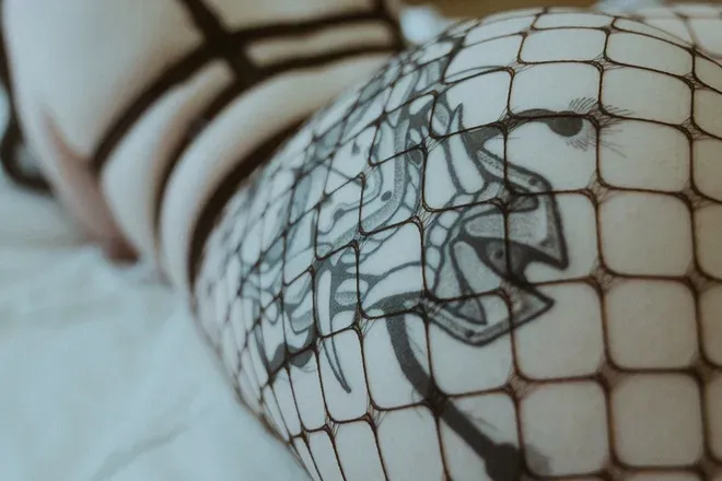 OnlyFans cuenta painpeonies header 2