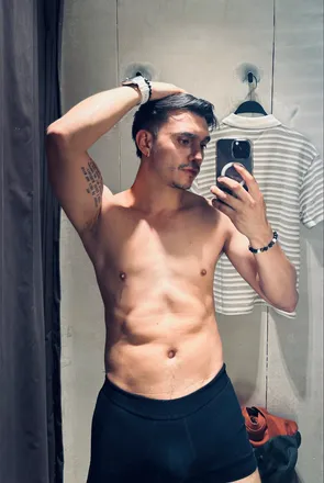 OnlyFans cuenta sebas_gonz2512 header 2