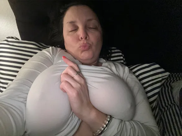 OnlyFans cuenta youanette header 2