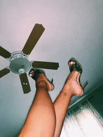 OnlyFans cuenta brknfeet avatar 1