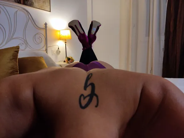 OnlyFans cuenta whipwoman header 2