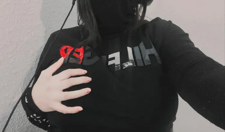 OnlyFans cuenta hina_wayne header 2