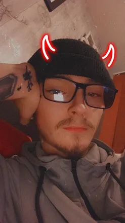 OnlyFans cuenta skinnywhiteboy2002 header 2