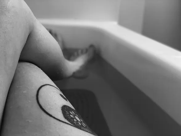 OnlyFans cuenta yellowheartbb header 2
