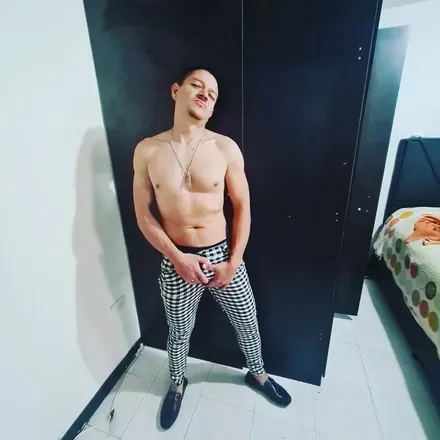 OnlyFans account  robinrios avatar 1