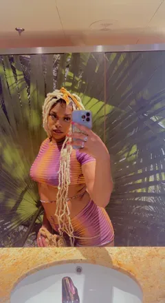 OnlyFans cuenta playbayzay avatar 1