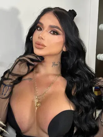 OnlyFans cuenta emigrisel avatar 1