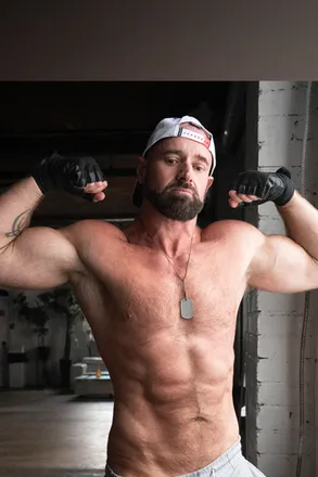 OnlyFans cuenta mrgoldsxxx header 2
