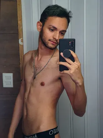 OnlyFans cuenta alexrand3r avatar 1