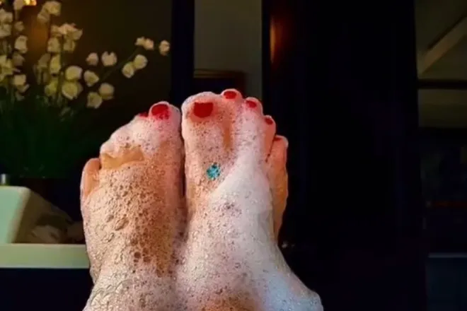 OnlyFans cuenta pretty_feet1608 header 2