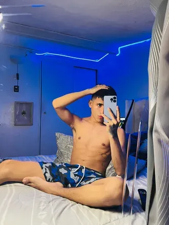 OnlyFans cuenta alexbigdick08 avatar 1