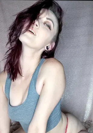OnlyFans cuenta sweeterthepeachxxx avatar 1