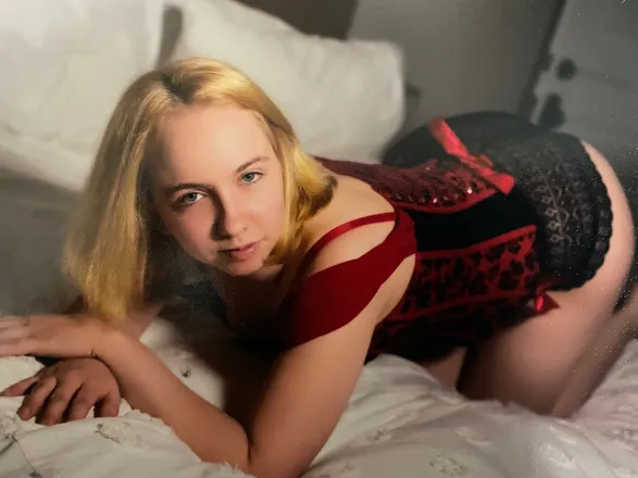 OnlyFans cuenta nikki0128 header 2