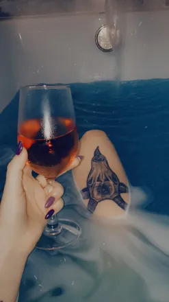 OnlyFans cuenta witchy_babe header 2