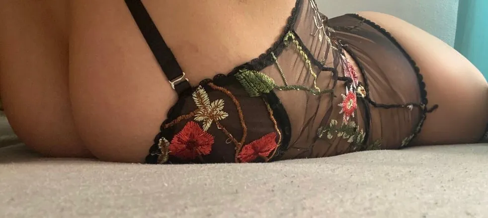OnlyFans cuenta arii_22 header 2