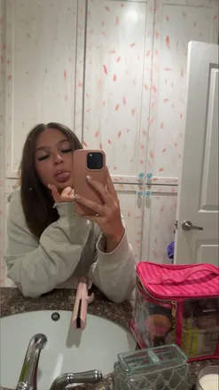 OnlyFans cuenta mayamillerrr header 2