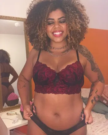 OnlyFans account  sophielawrance header 2