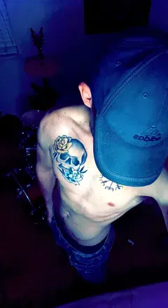 OnlyFans cuenta russ_00 avatar 1