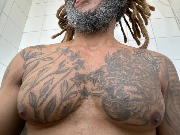 OnlyFans cuenta cariocarasta header 2