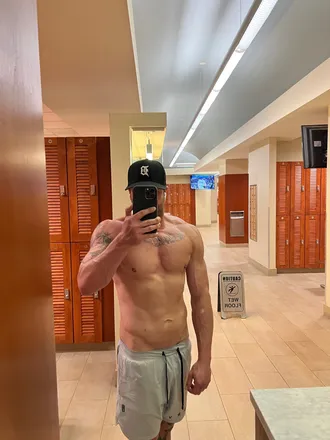 OnlyFans cuenta johnyykong header 2