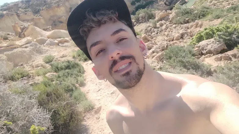 OnlyFans account  hugegoldendick avatar 1