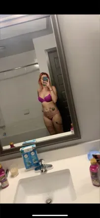 OnlyFans of comefindme2021