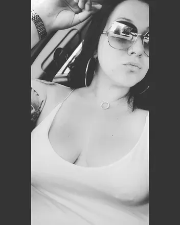 OnlyFans account  blue-eyedlioness avatar 1