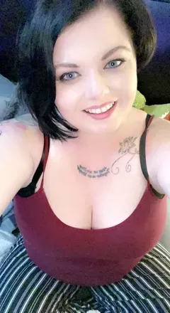OnlyFans cuenta deserve_the_curves avatar 1
