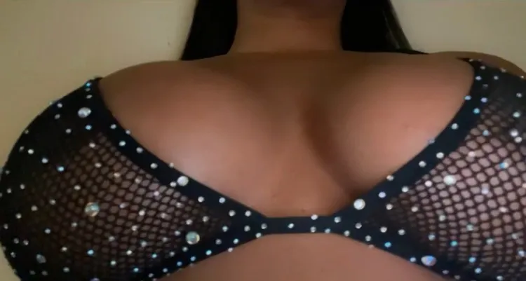 OnlyFans cuenta goldenstephanie header 2