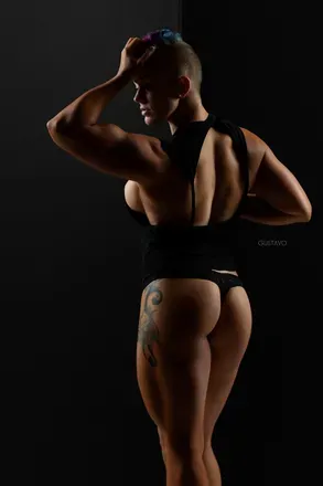 OnlyFans cuenta glitter-tits header 2