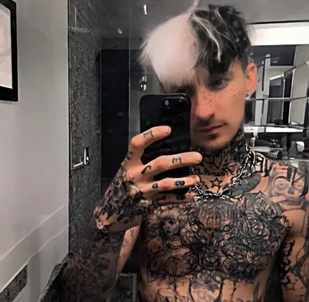 OnlyFans cuenta xxxaveryon header 2