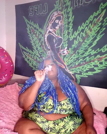 OnlyFans cuenta honeycaramel420 header 2