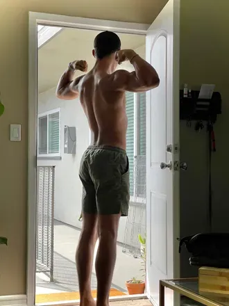 OnlyFans account  yummiiboii avatar 1