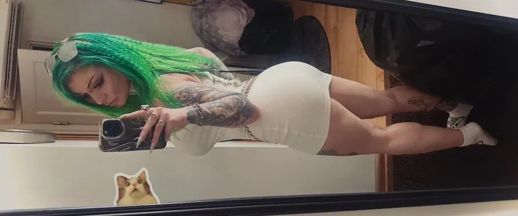 OnlyFans account  alltwistedd header 2