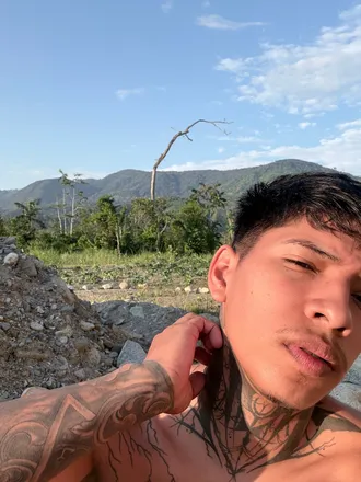 OnlyFans account  jxel_oficial header 2