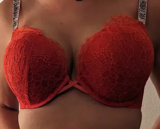 OnlyFans cuenta atxhotwife85 header 2