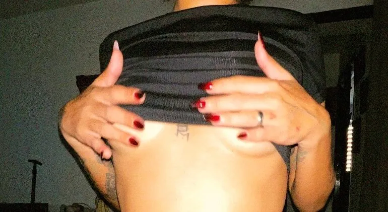 OnlyFans cuenta thaishahotwife header 2