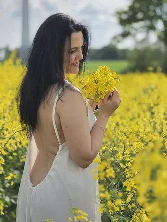 OnlyFans account  olygyrl header 2