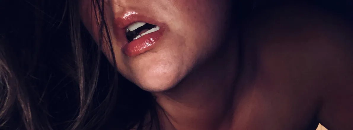 OnlyFans cuenta ownedwife header 2