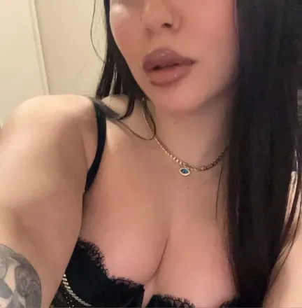 OnlyFans account  raivynlux avatar 1