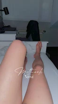 OnlyFans cuenta bennisfeet header 2