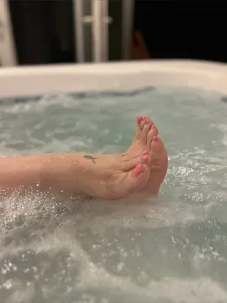OnlyFans cuenta feetfabulouss header 2