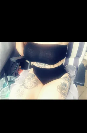 OnlyFans cuenta tattooedgamergirl23 header 2